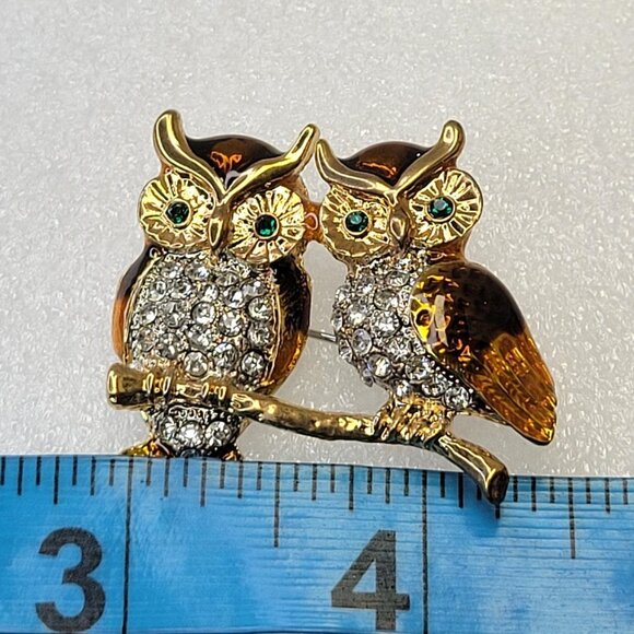 Gold Tone Two Owls Brooch - Picture 7 of 11